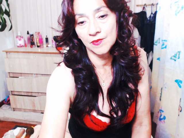 dalila-milf live cam on BongaCams