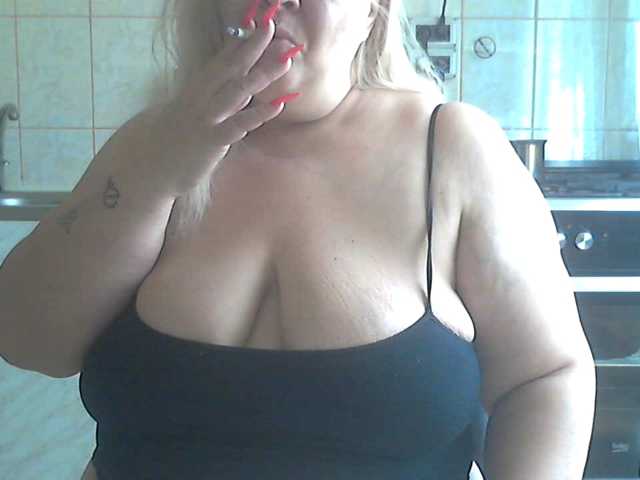 AriannaMilf live cam on BongaCams