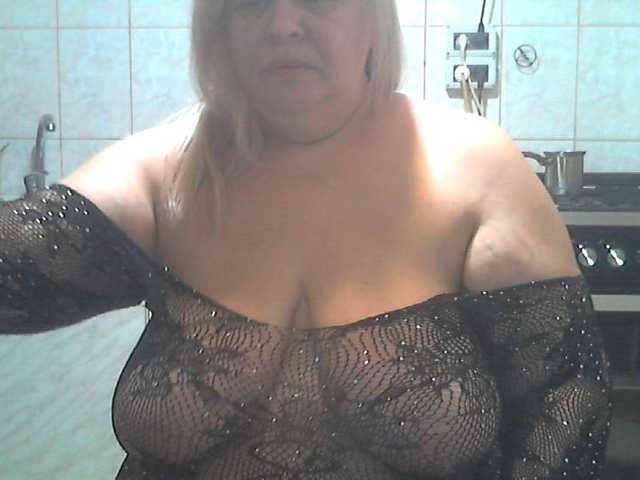 le modèle AriannaMilf est en webcam porno dans un show sur le site bongacams, il possède les tags suivants: White/Caucasian,Blonde,Shaved