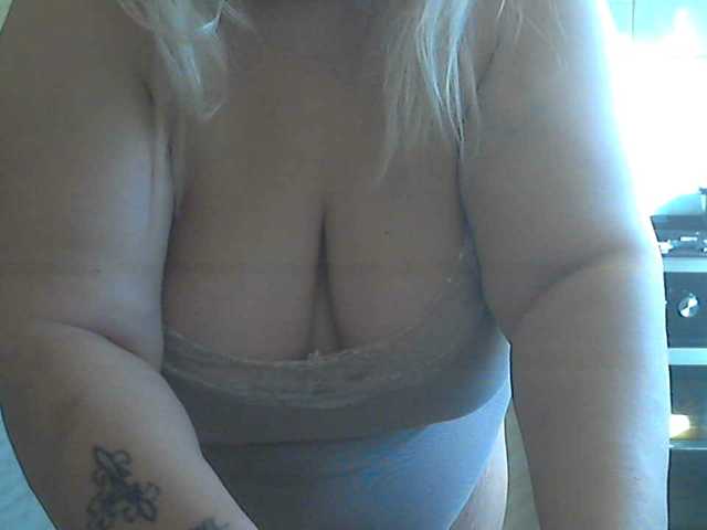 AriannaMilf live cam preview