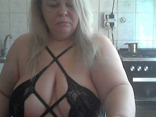 AriannaMilf's BongaCams show and profile