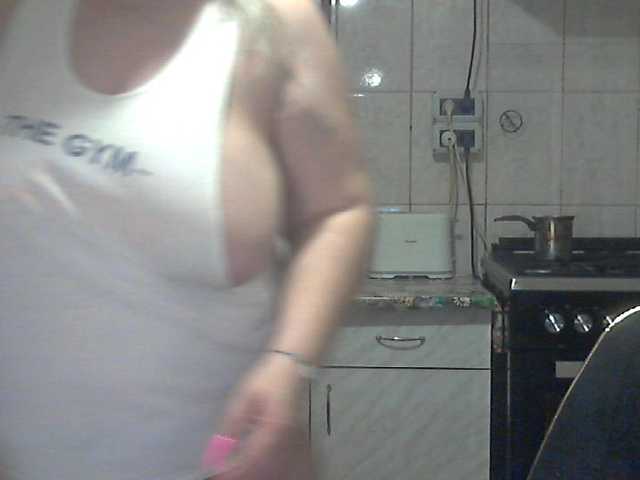 AriannaMilf's BongaCams show and profile