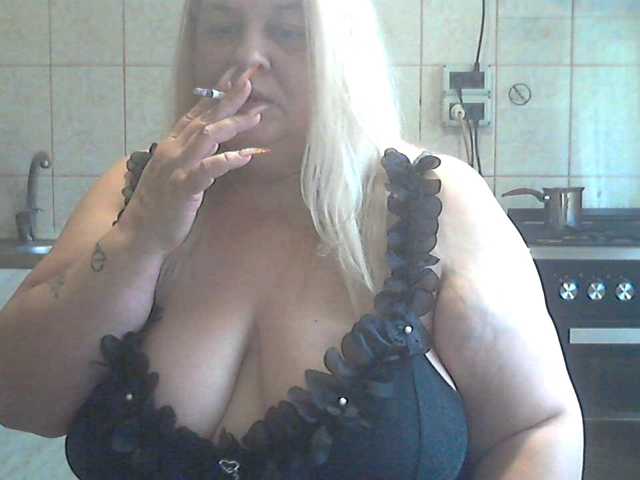 AriannaMilf, en vivo ahora en BongaCams