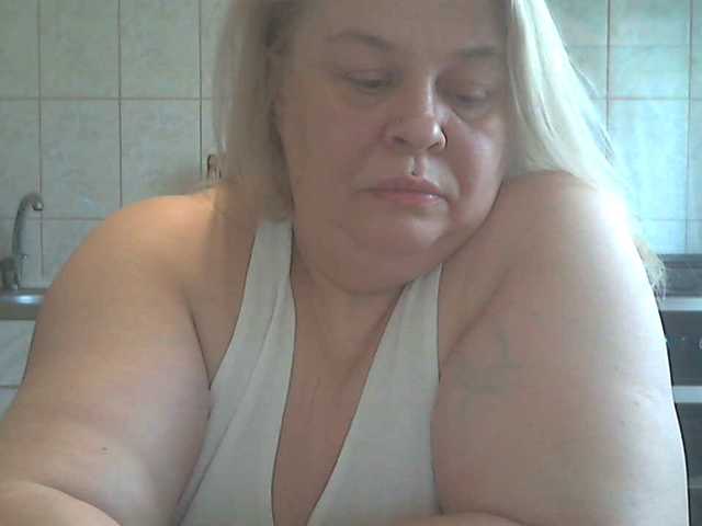 AriannaMilf's BongaCams show and profile