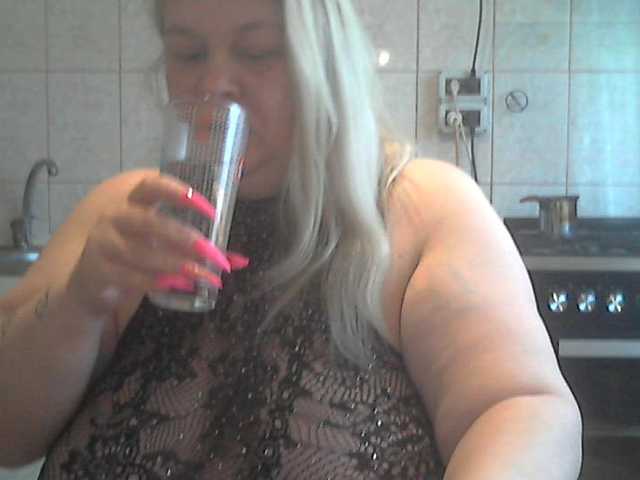 AriannaMilf's BongaCams show and profile