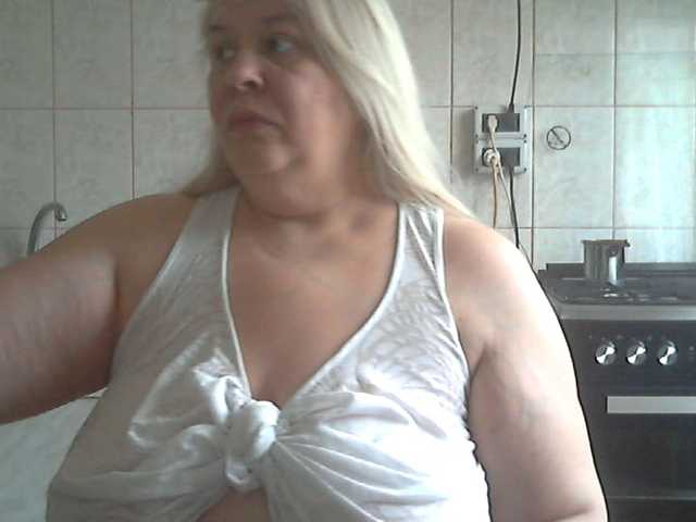 AriannaMilf's BongaCams show and profile