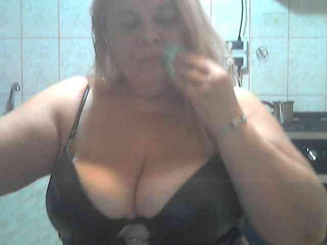 AriannaMilf webcam