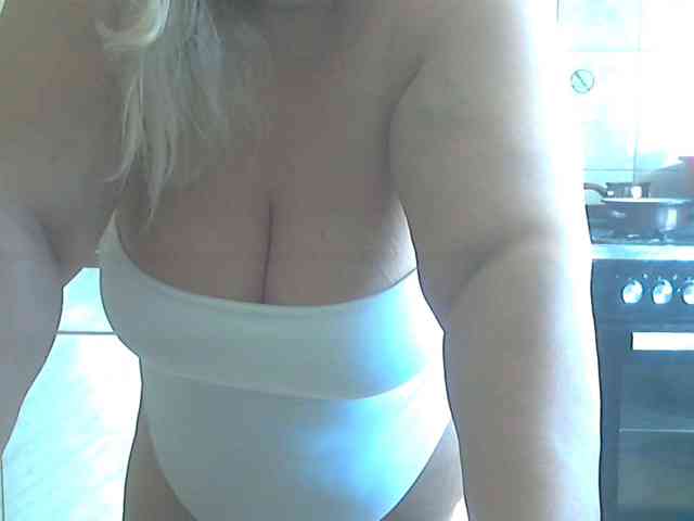 AriannaMilf webcam