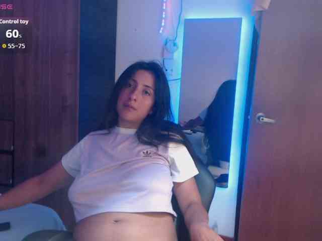 Model: CameronCutte