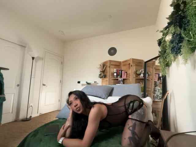 PreeminentJess webcam