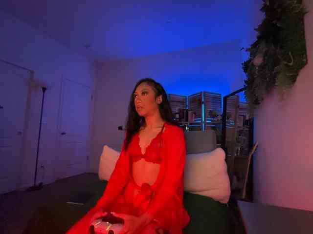 PreeminentJess webcam