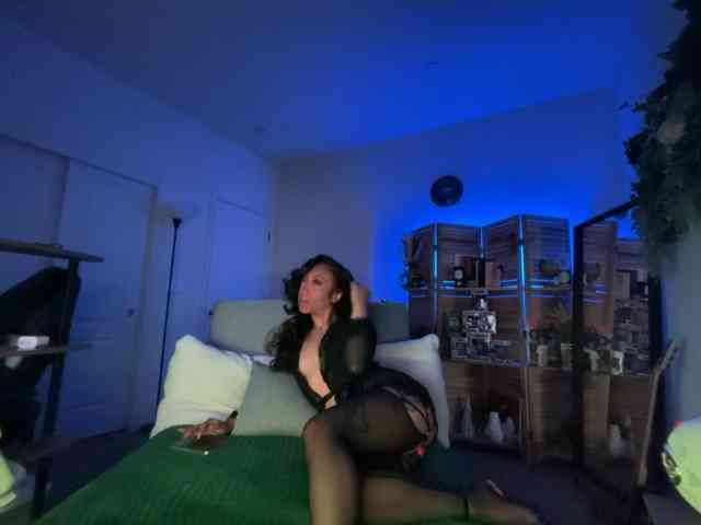 PreeminentJess webcam