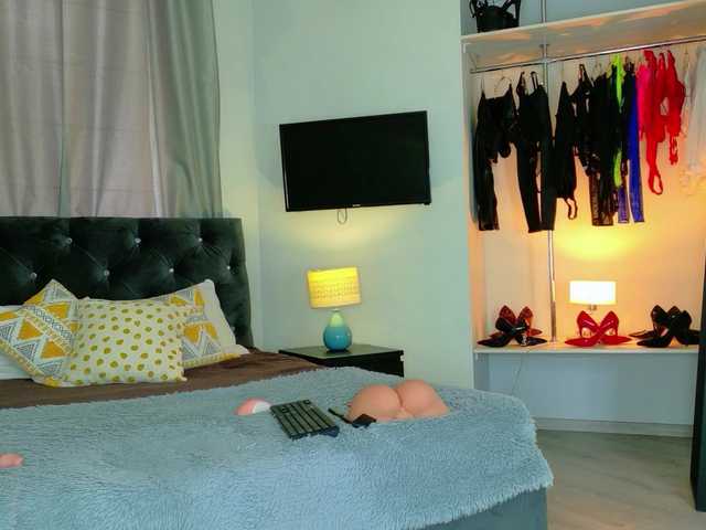 InvitingTina live cam on BongaCams
