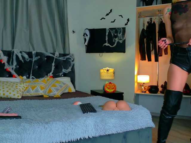 InvitingTina live cam on BongaCams
