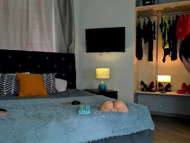 InvitingTina live cam on BongaCams