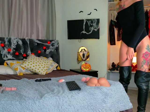 InvitingTina live cam on BongaCams