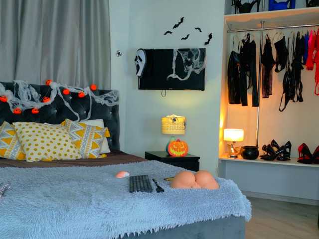 InvitingTina live cam on BongaCams