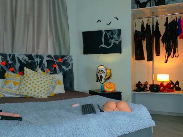 InvitingTina live cam on BongaCams