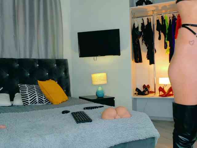 InvitingTina webcam