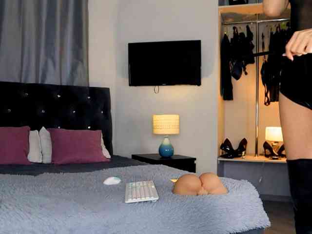 Модель: InvitingTina