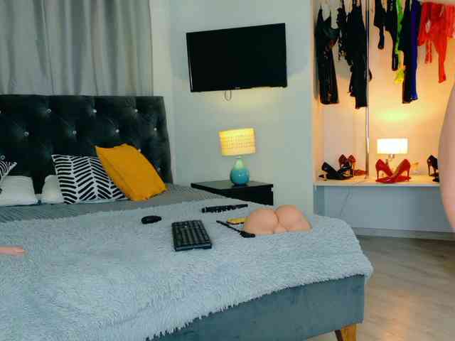 InvitingTina webcam
