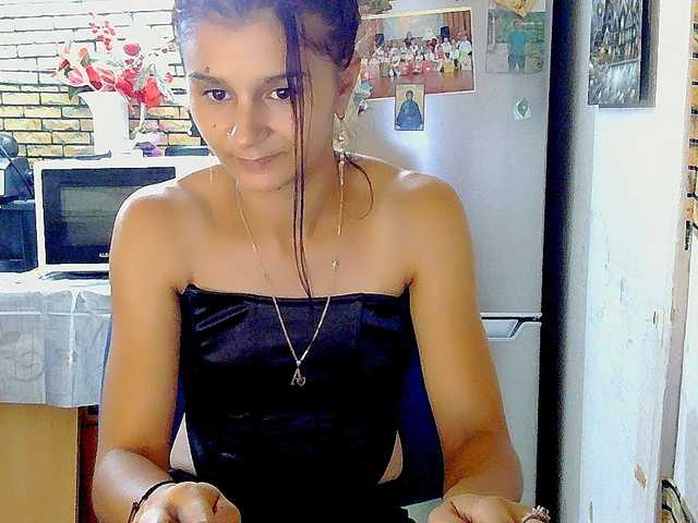 Pervertqueen live cam on BongaCams