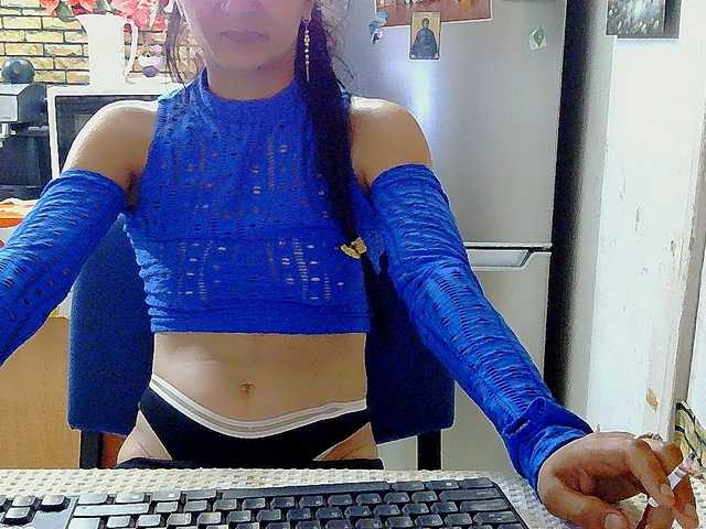 Pervertqueen live cam on BongaCams
