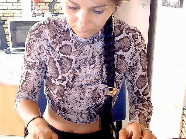 Pervertqueen live cam on BongaCams