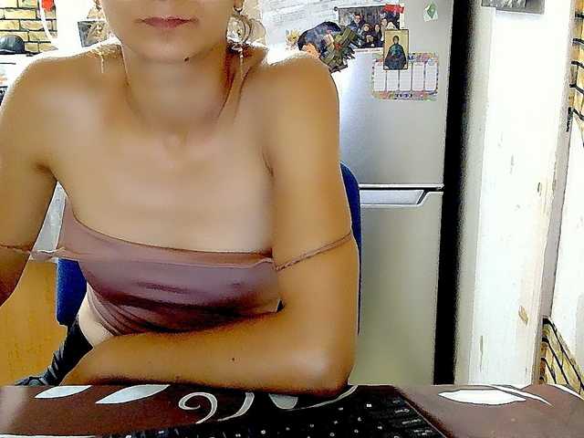 Pervertqueen live cam on BongaCams