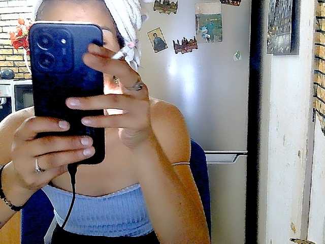 Pervertqueen live cam on BongaCams