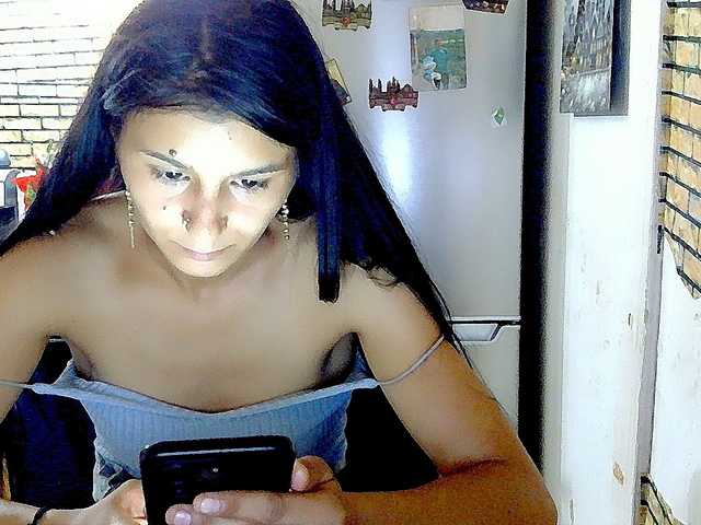 Pervertqueen live cam on BongaCams