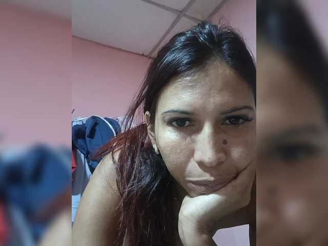 Amee-Lee21 live cam on BongaCams