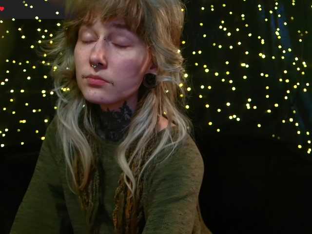 LittleSpaceMouse-'s BongaCams show and profile