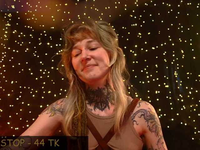 LittleSpaceMouse-'s BongaCams show and profile