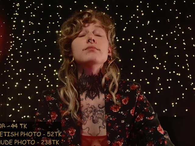 LittleSpaceMouse- live cam on BongaCams