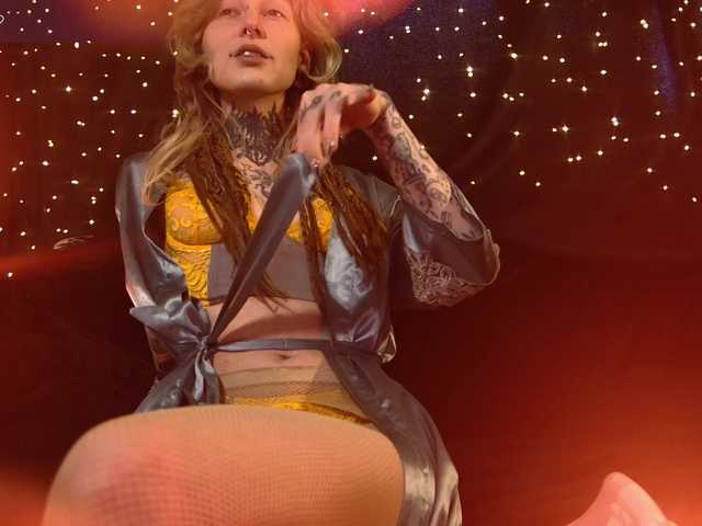 LittleSpaceMouse-'s BongaCams show and profile