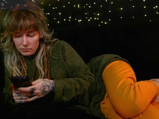 LittleSpaceMouse-'s BongaCams show and profile