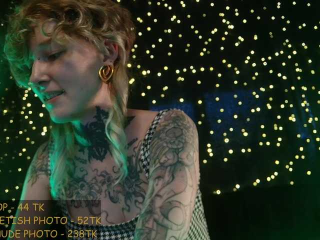 LittleSpaceMouse- live cam on BongaCams