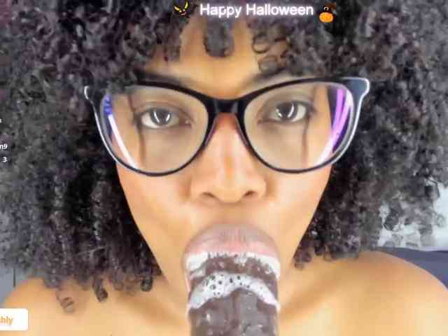 Model: ashley_crotez