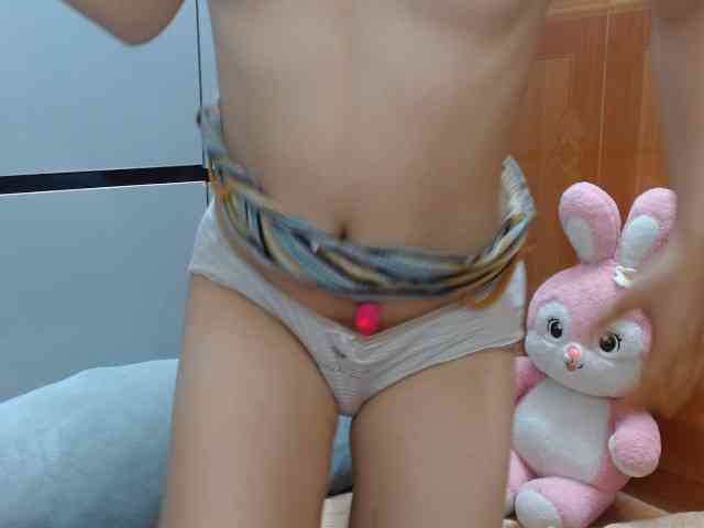 Ernesta102 webcam