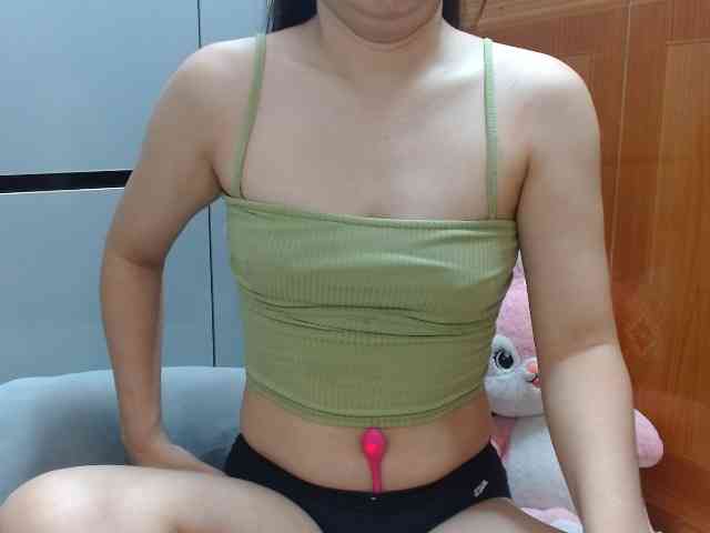 Ernesta102 webcam