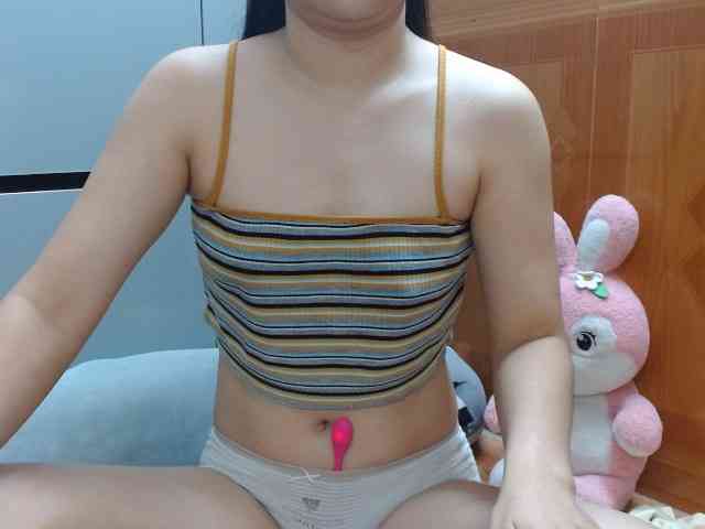 Ernesta102 webcam