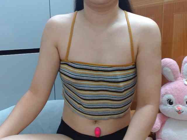 Ernesta102 webcam