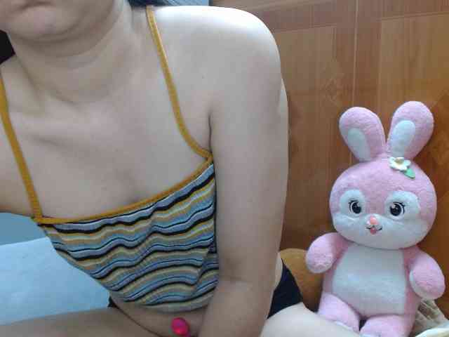 Ernesta102 webcam