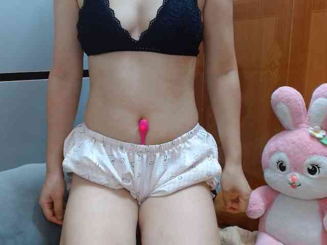 Ernesta102 webcam