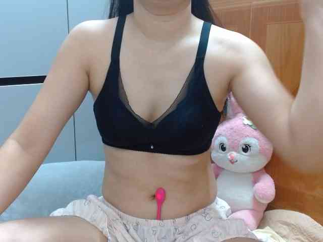 Ernesta102 webcam