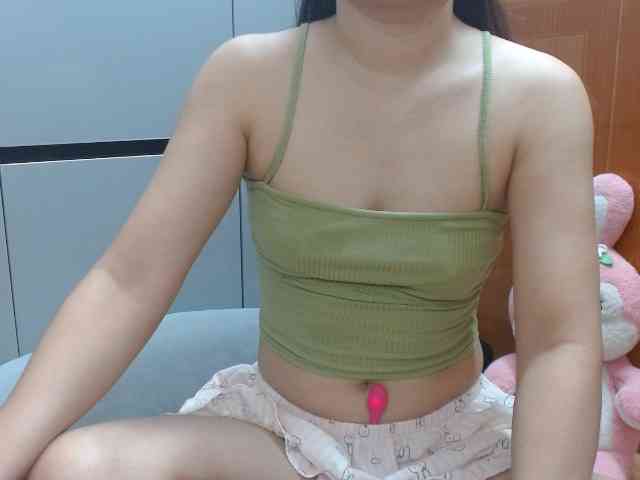 Ernesta102 webcam