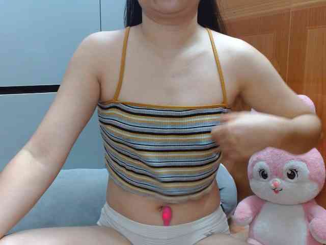 Ernesta102 webcam