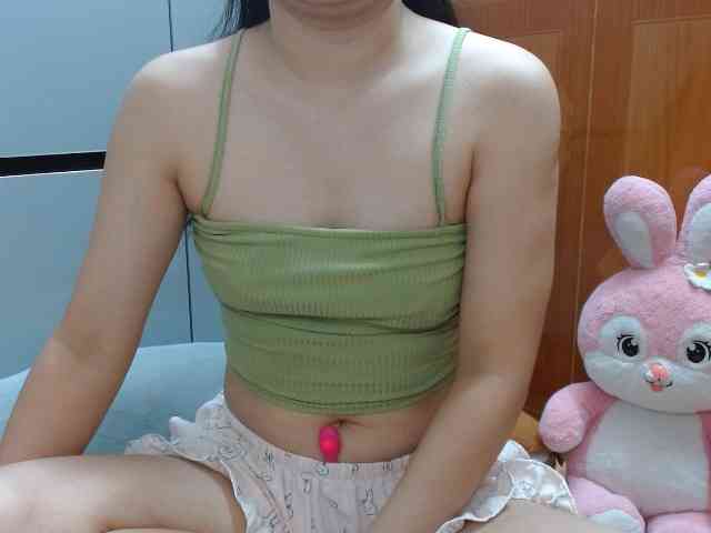 Ernesta102 webcam
