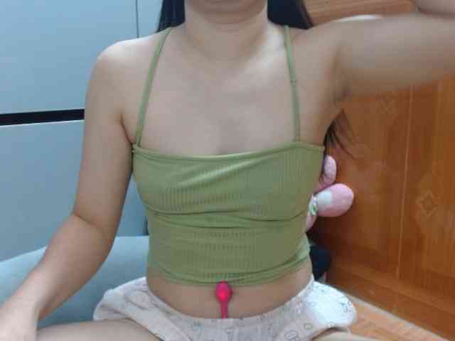 Ernesta102 webcam